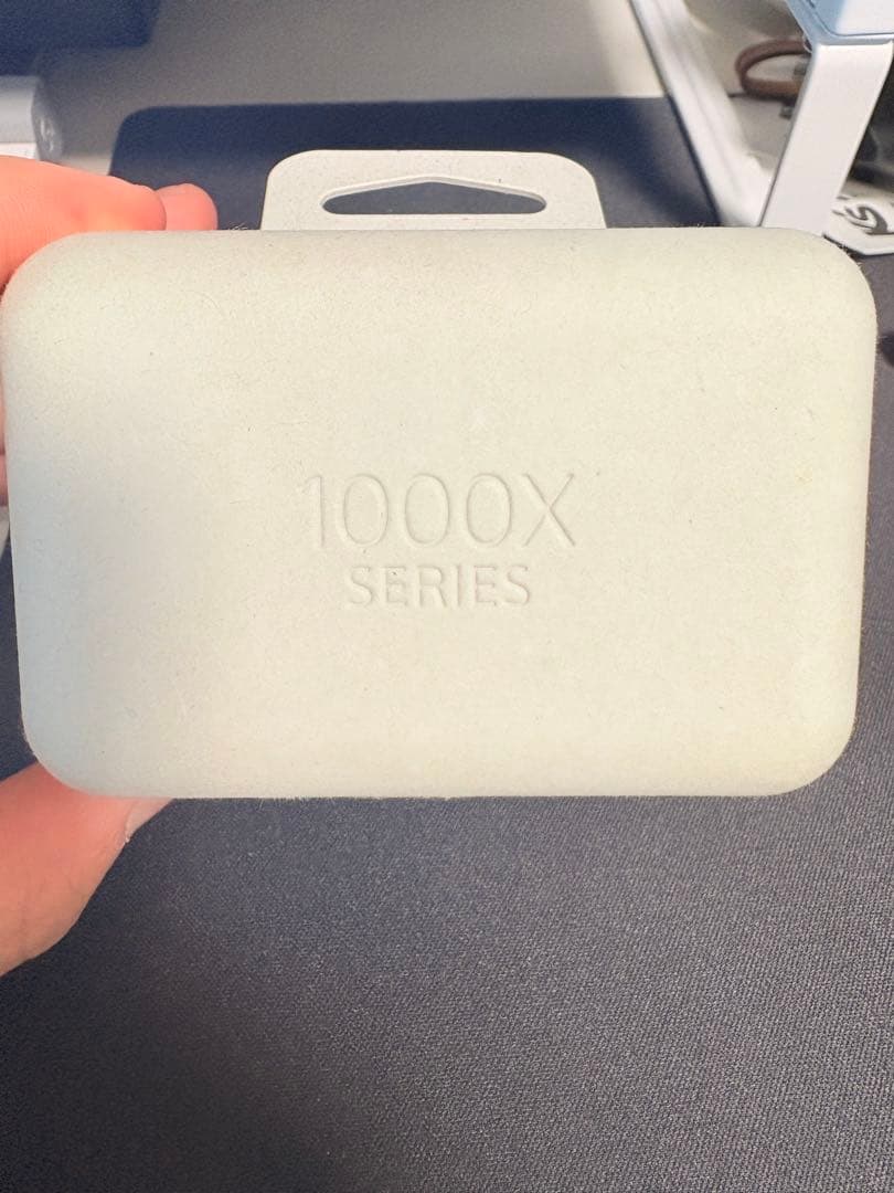 1000Xシリーズ ワイヤレスイヤフォンケース グレー