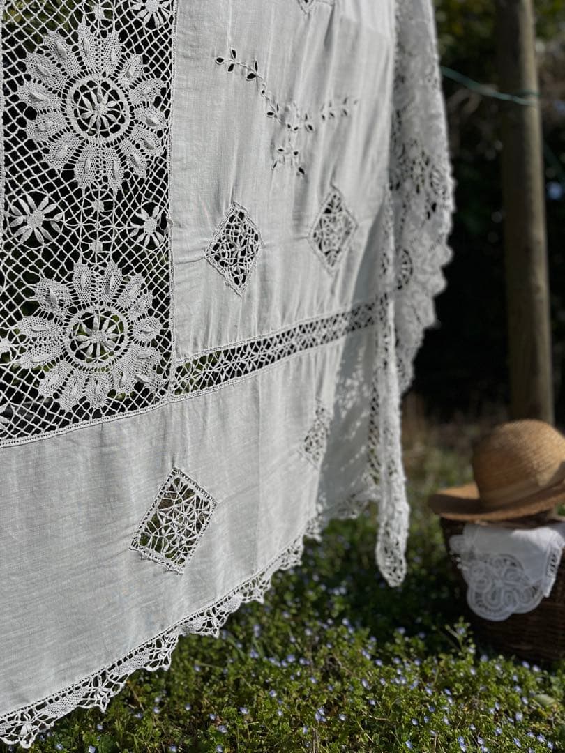 ◆今だけSALEフランスアンティーク天使の手刺繍超大判テーブルクロスベッドカバー