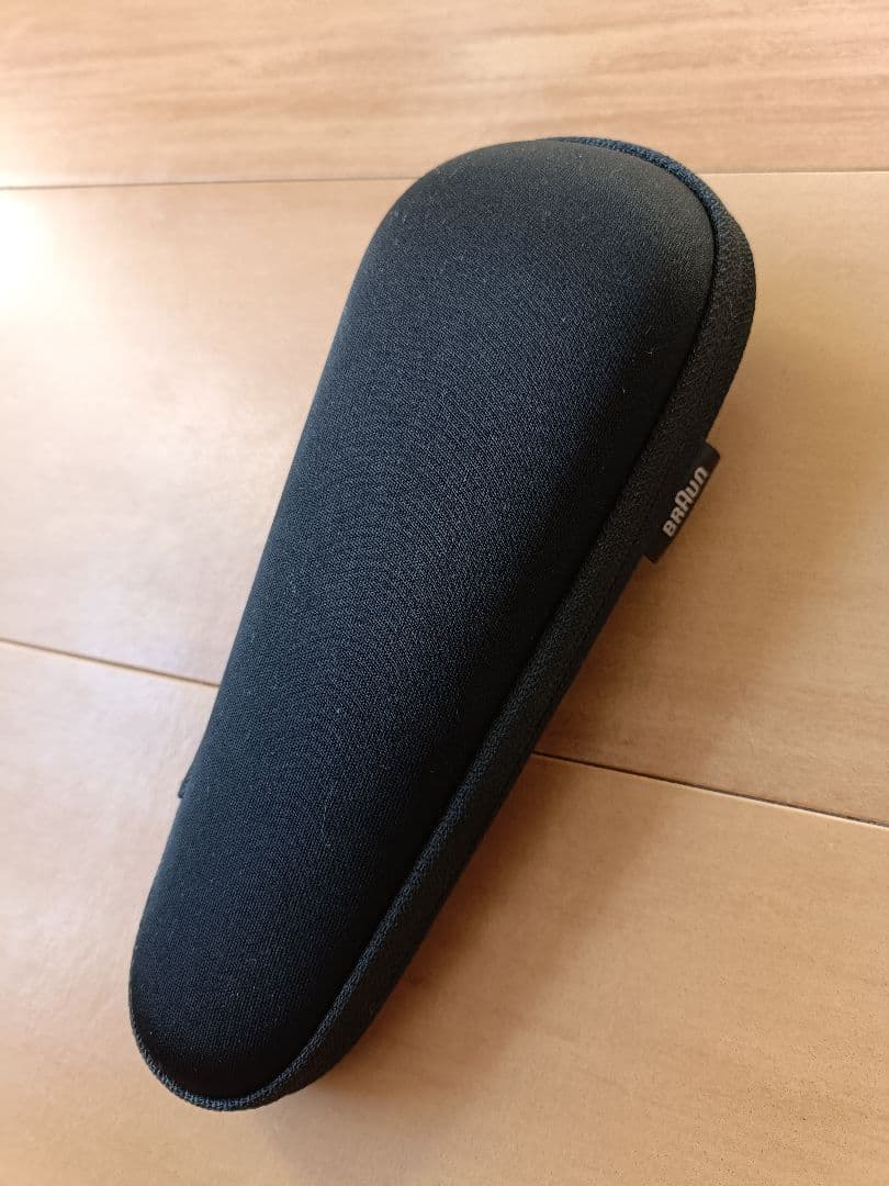 BRAUN S7 メンズ電気シェーバー 本体と付属品