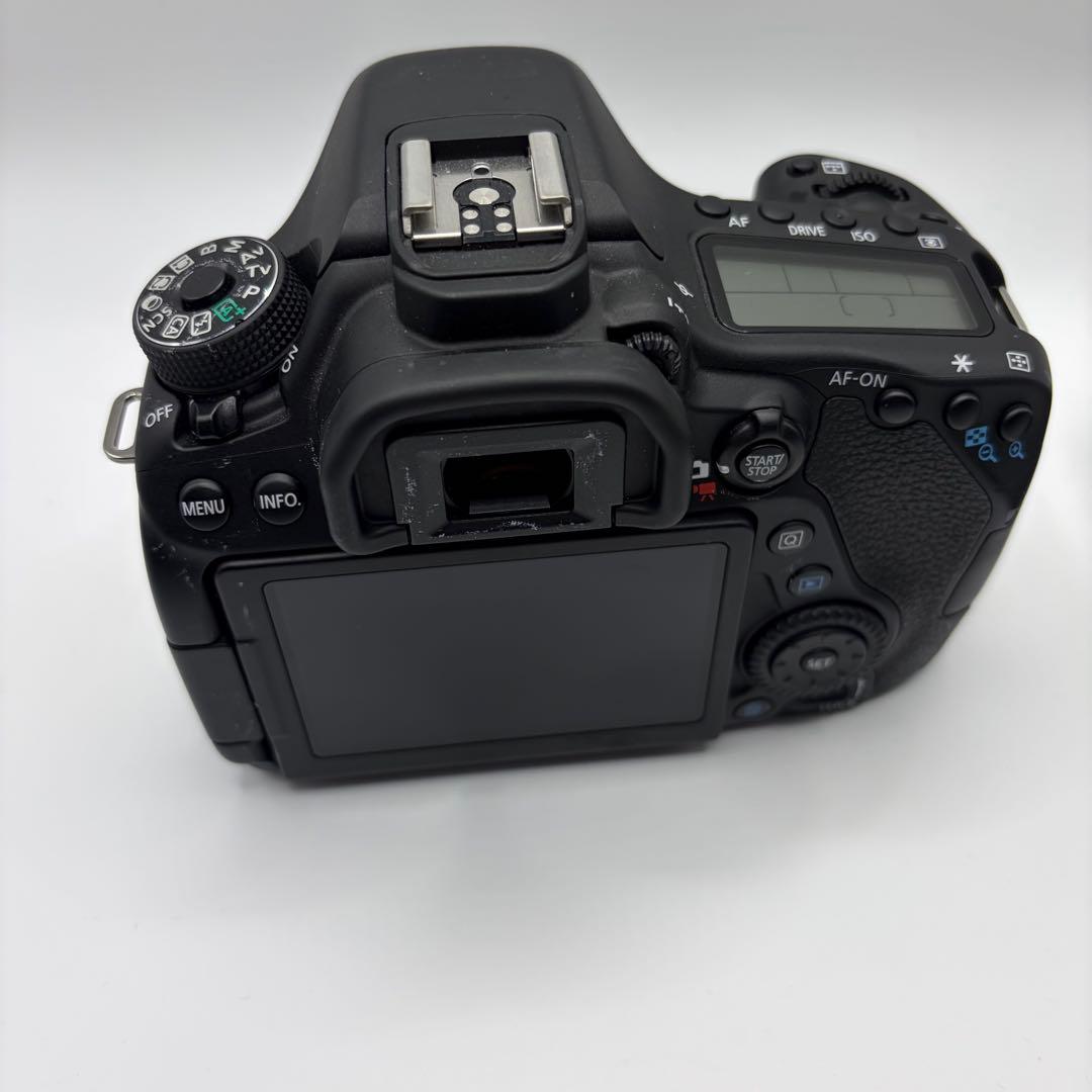 Canon EOS 80D デジタル一眼レフカメラ ボディ バッテリー付き