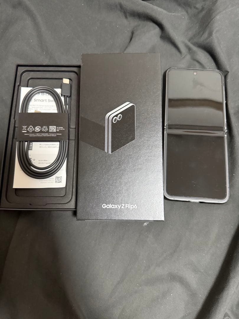 Galaxy Z Flip6 256GB ブラックSIMフリー