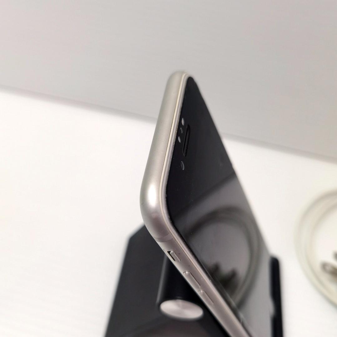iphone 8 64GB SIMフリー 本体 充電器セット