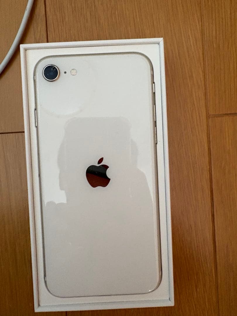 iPhone SE3 128GB スターライト SIMフリー 利用制限◯