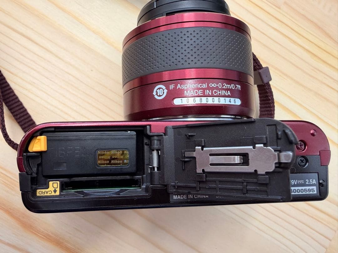 Nikon 1 J2 ミラーレスカメラ レッド