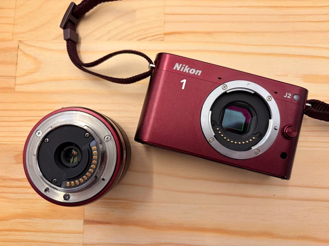 Nikon 1 J2 ミラーレスカメラ レッド