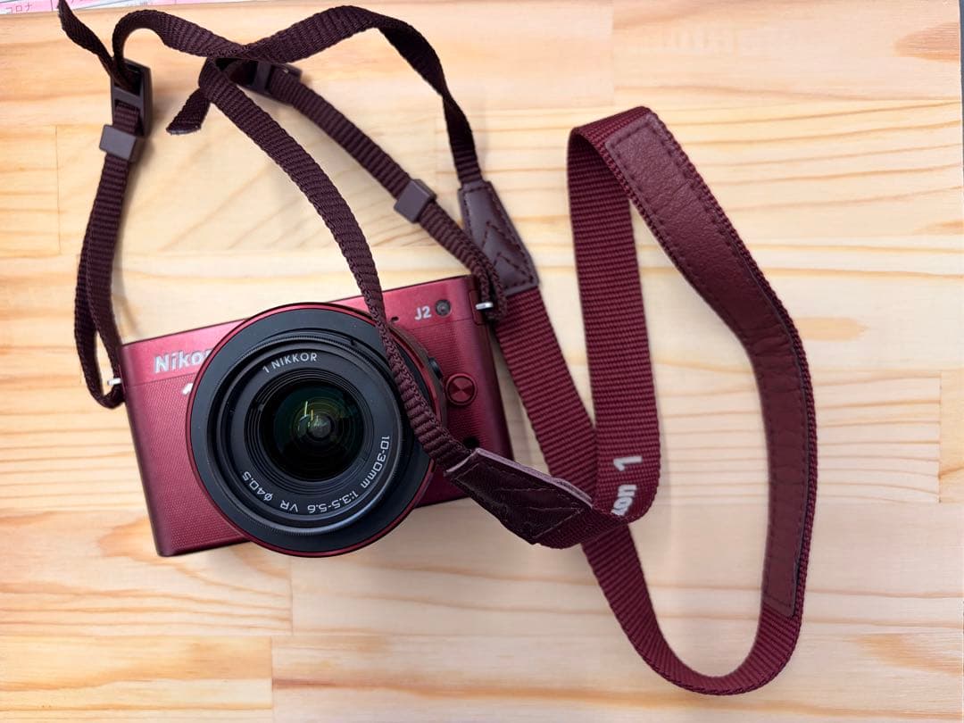 Nikon 1 J2 ミラーレスカメラ レッド