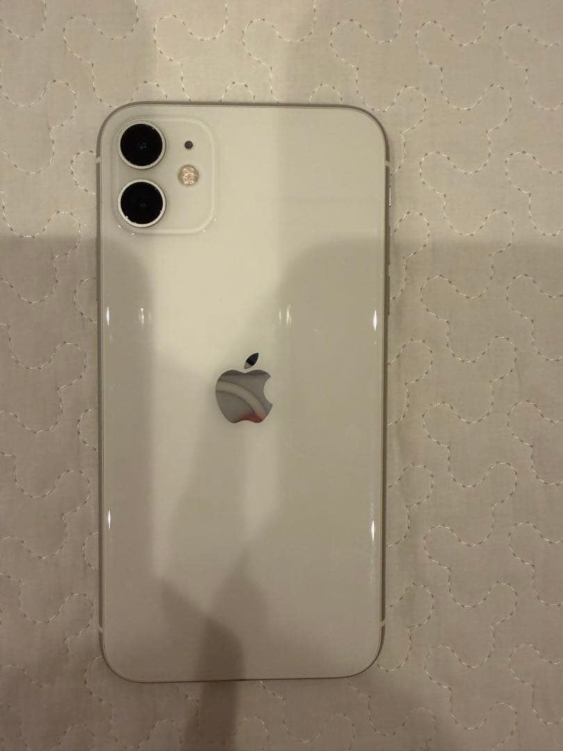 iPhone11 128GB ホワイト 本体 バッテリー77% 初期化済