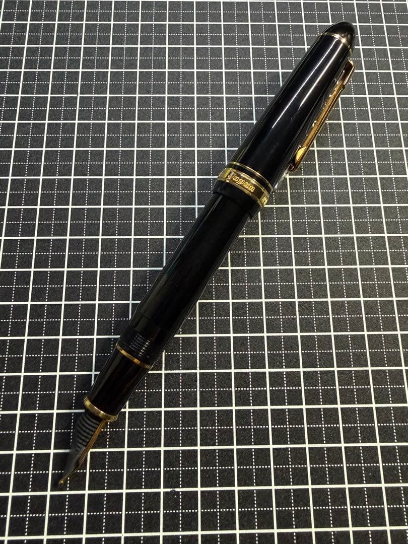 PLATINUM PRESIDENT BLACK 万年筆　字幅C