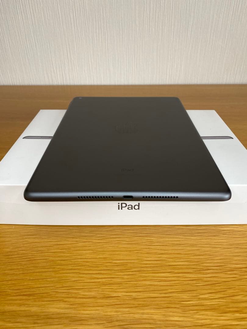 【新品未使用 】iPad 第7世代　128GB 付属品完備　iPad本体