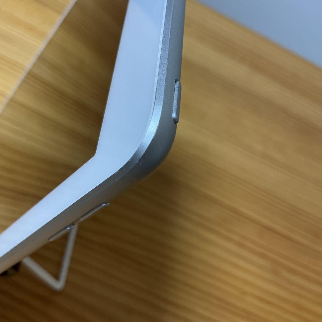 d*a様 Apple iPad 第五世代　Model A1822 Wi-Fi シ