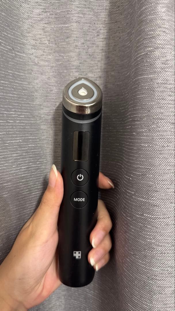 medicube ブースタープロ　箱付きキャップ付き　ブラック