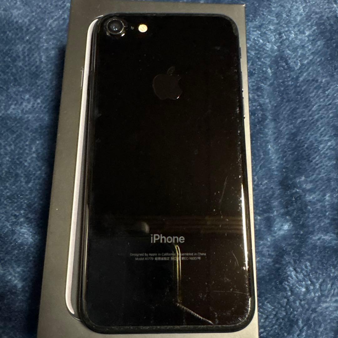 iPhone 7 128GBジェットブラック 本体
