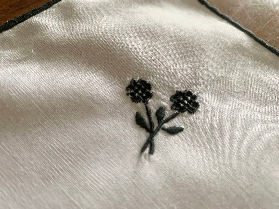 東欧ヴィンテージ⭐︎刺繍入り テーブルクロス