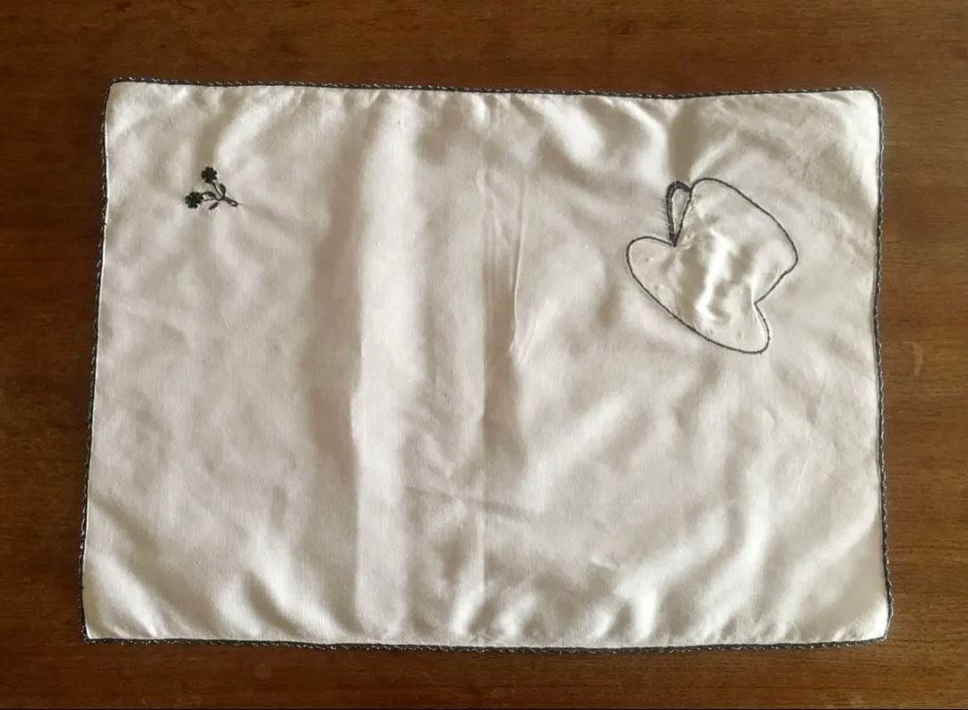 東欧ヴィンテージ⭐︎刺繍入り テーブルクロス