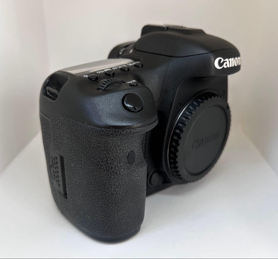 ☆Canon EOS 7D MarkII ボディ☆ 完動品 キヤノン ムック本付
