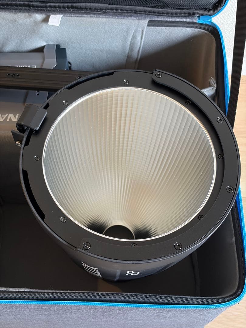 NANLUX Evoke 600C KIT LEDフルカラースポットライト
