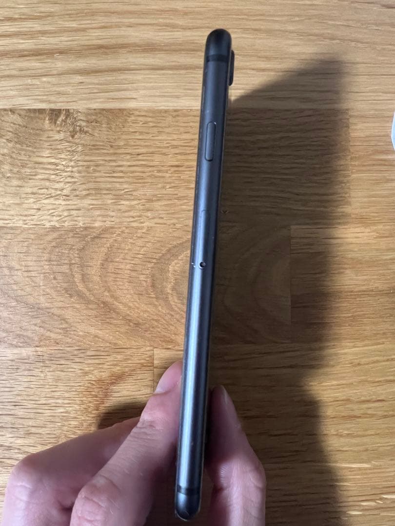 Apple iPhone 8 スペースグレイ　本体