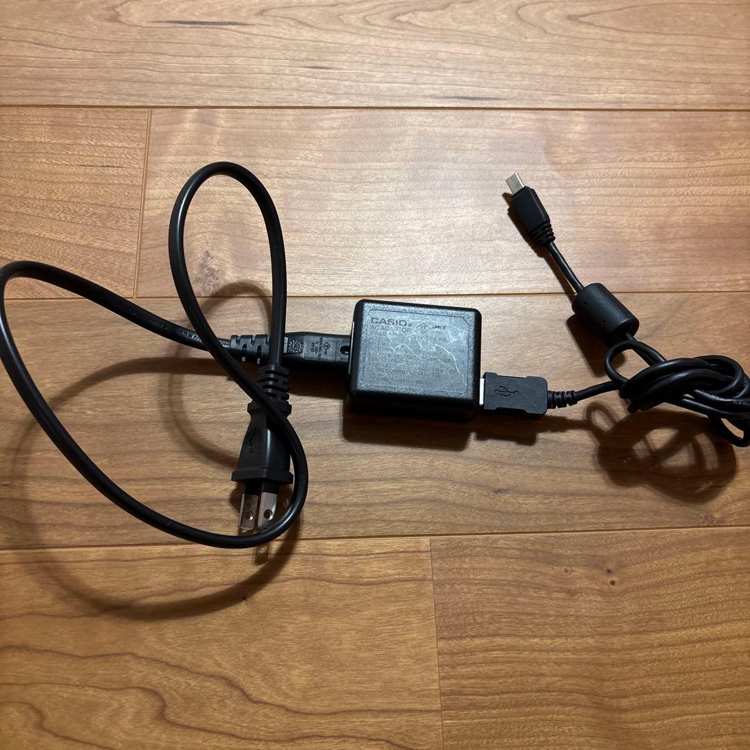 【CASIO EXILIM EX-ZR300 ホワイト】