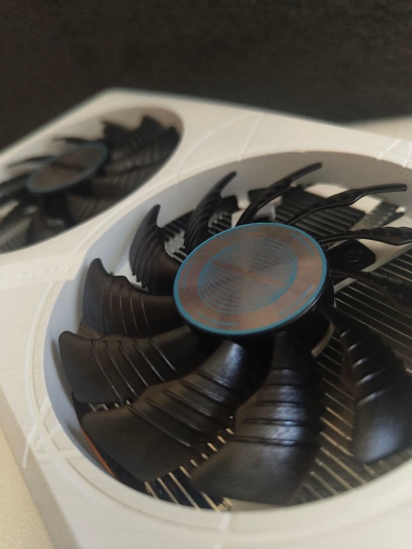 グラフィックボード・グラボ・ビデオカード Gigabyte GeForce RTX 4060 EAGLE OC ICE