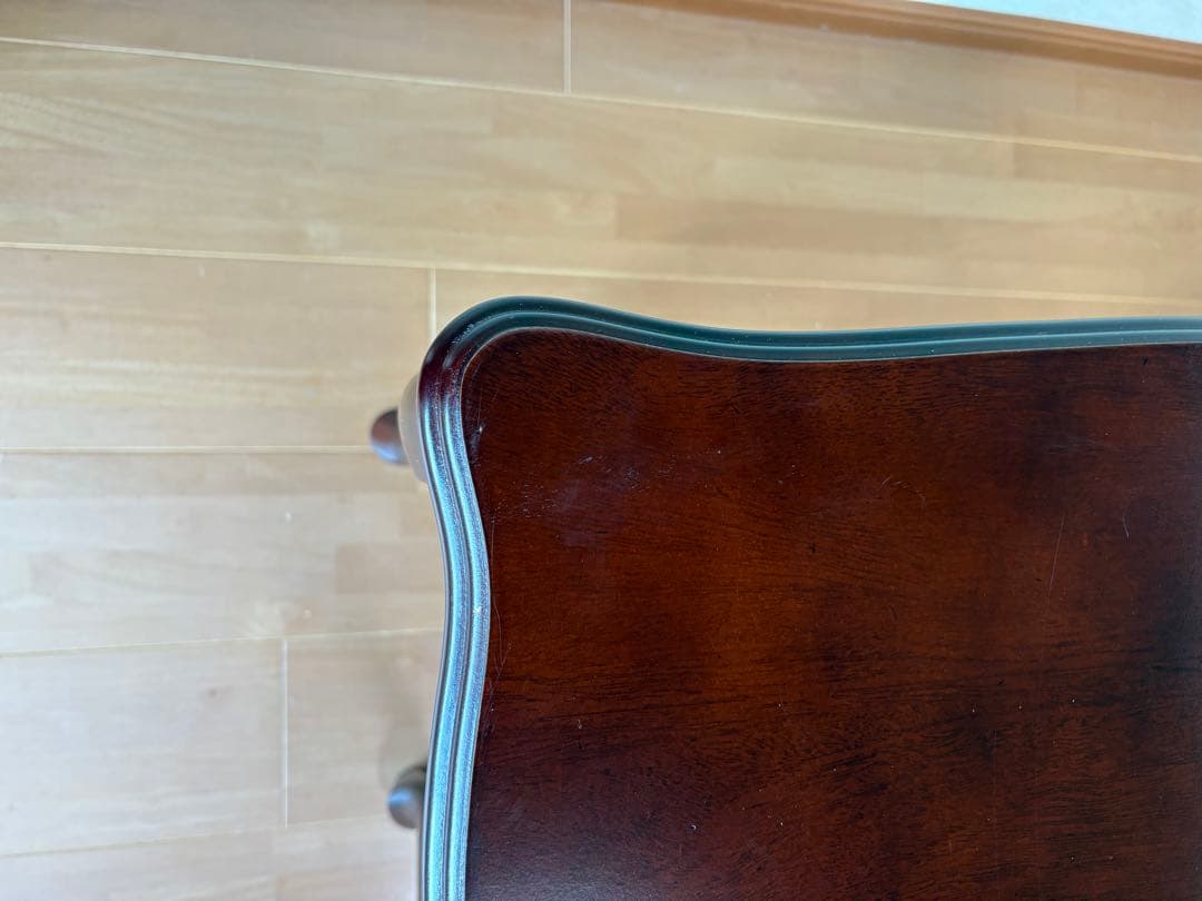 アンティーク　ダークブラウン　波形天板猫足テーブル　縦35×横58×高さ53cm