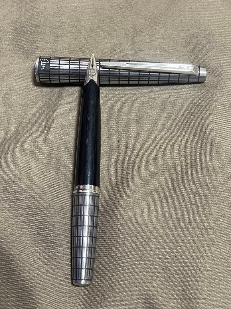 虎*猫様 PILOT パイロット エリート 万年筆 格子柄 18K-750 F