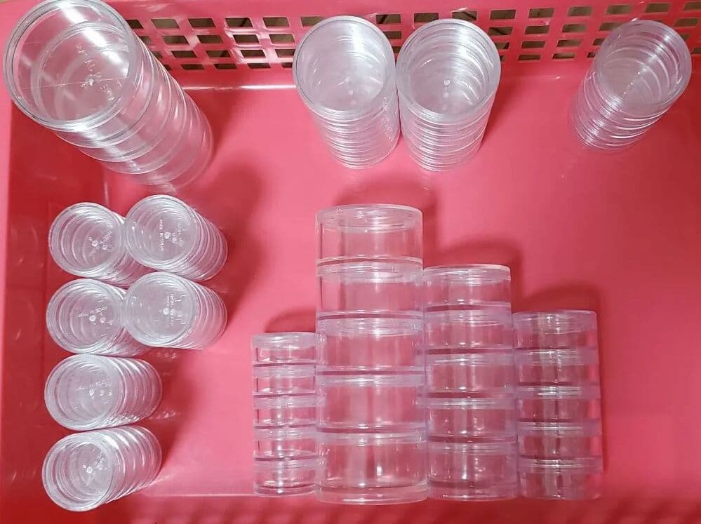 円柱形等.　ケースや三角皿のセット