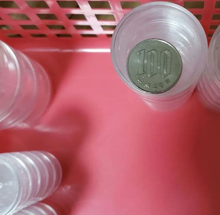 円柱形等.　ケースや三角皿のセット