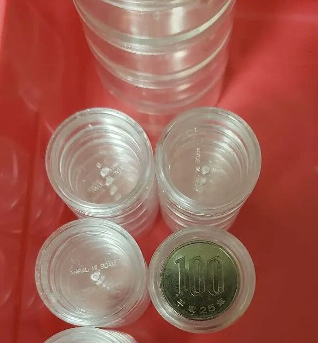 円柱形等.　ケースや三角皿のセット