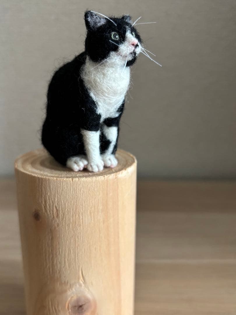 羊毛フェルト 猫 ハチワレ