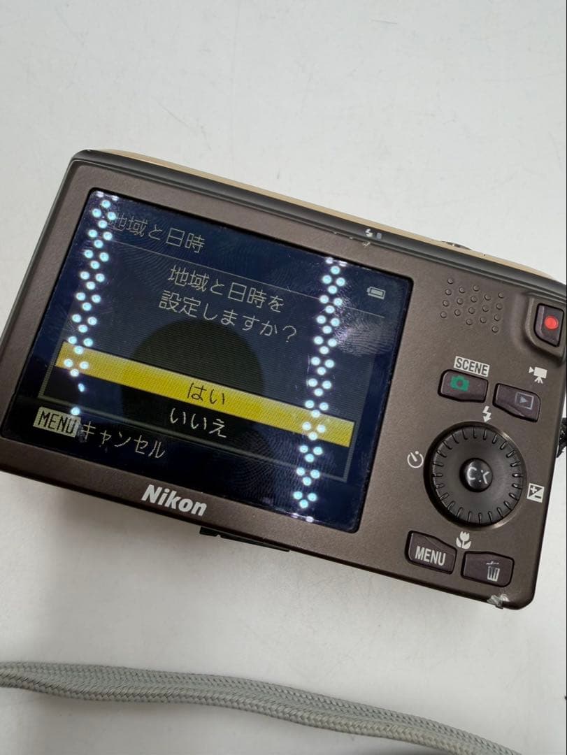 Nikon COOLPIX S6300 ゴールド　デジカメ