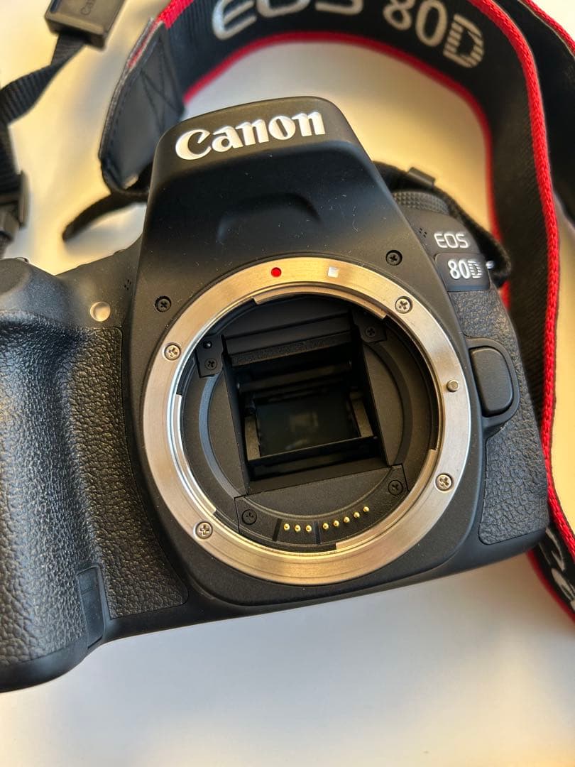 【中古】 『極美品』 Canon EOS 80D ダブルズームキット
