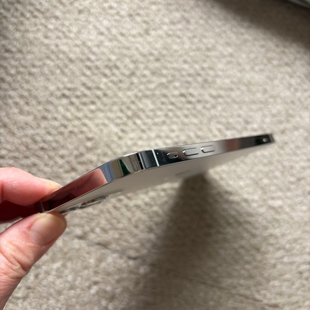 Apple iPhone 12 Pro 128GB ホワイト【美品】