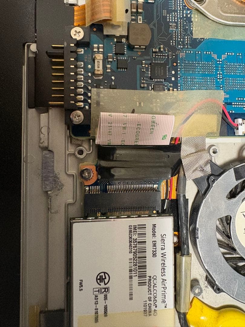 完動品　Panasonic CF-RZ5 小型ノートPC　アダプター付き