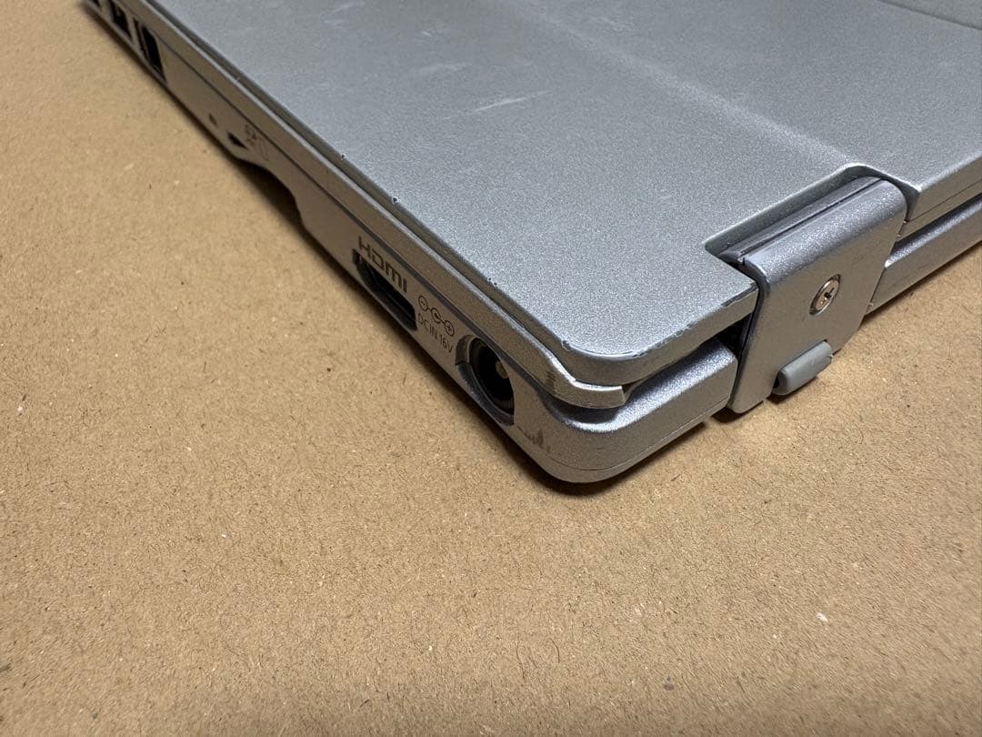 完動品　Panasonic CF-RZ5 小型ノートPC　アダプター付き