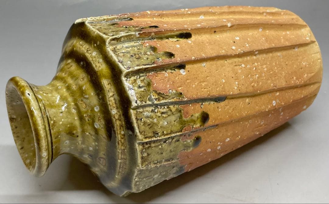 信楽焼　高橋楽斎　灰釉流し　面取花入　共箱　s5152