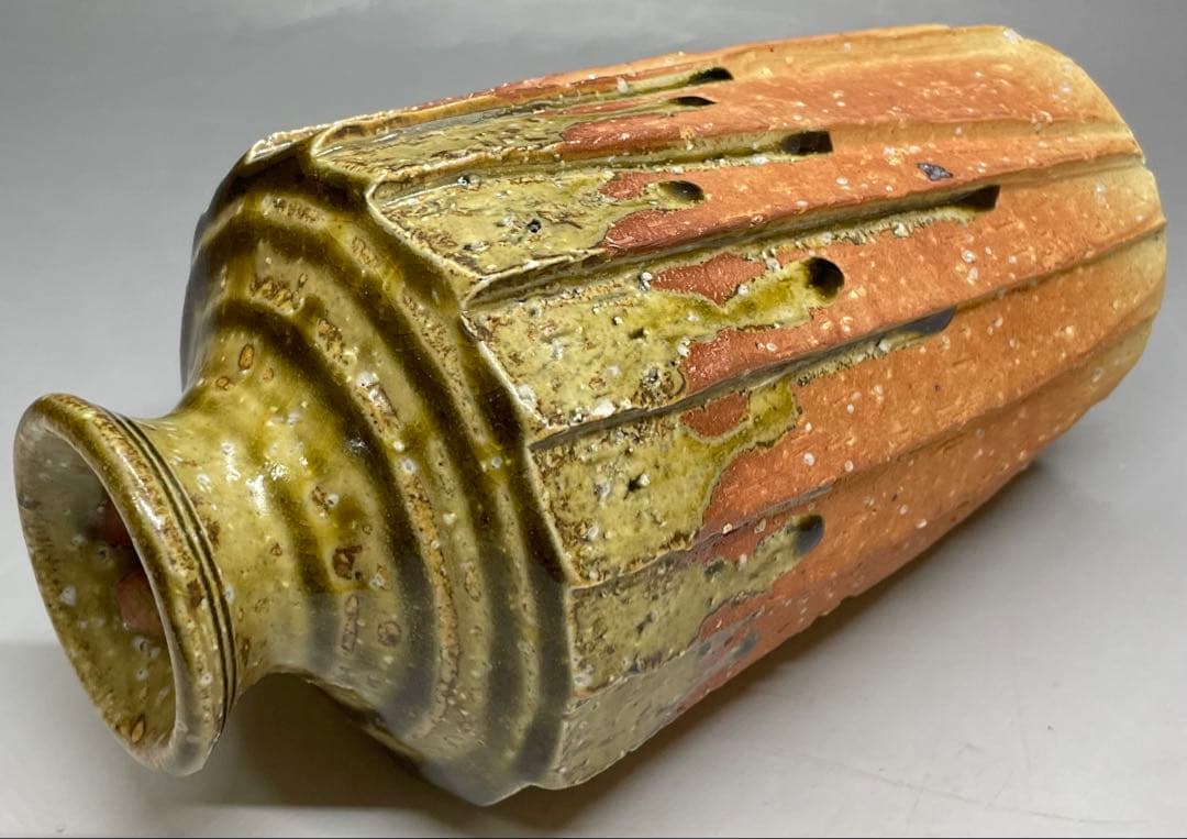 信楽焼　高橋楽斎　灰釉流し　面取花入　共箱　s5152