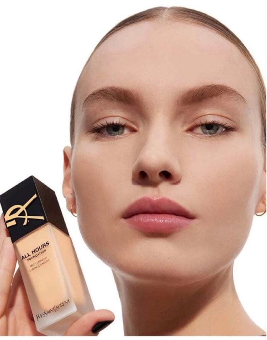 ファンデーション Yves Saint Laurent ALL HOURS FOUNDATION