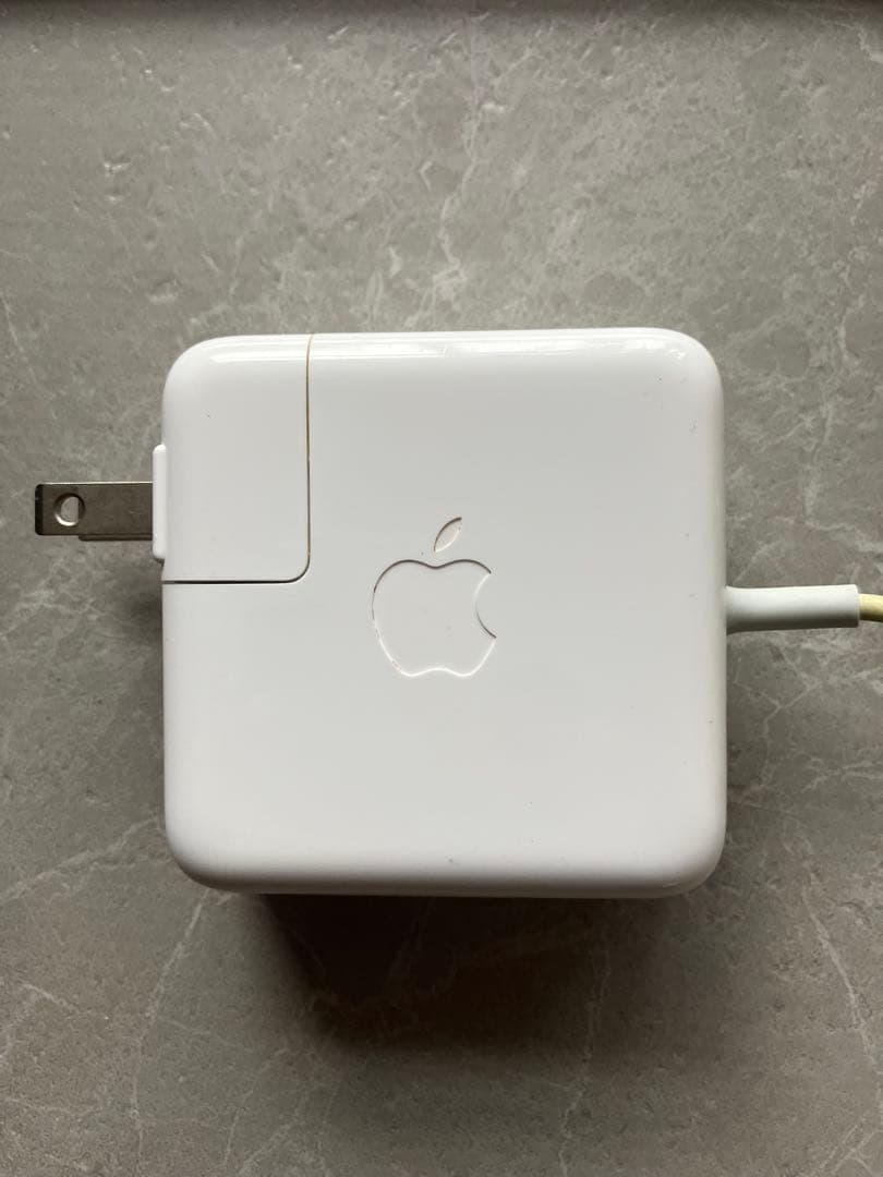 MacBook Air 11インチ（Mid 2013）A1465 充電器付き
