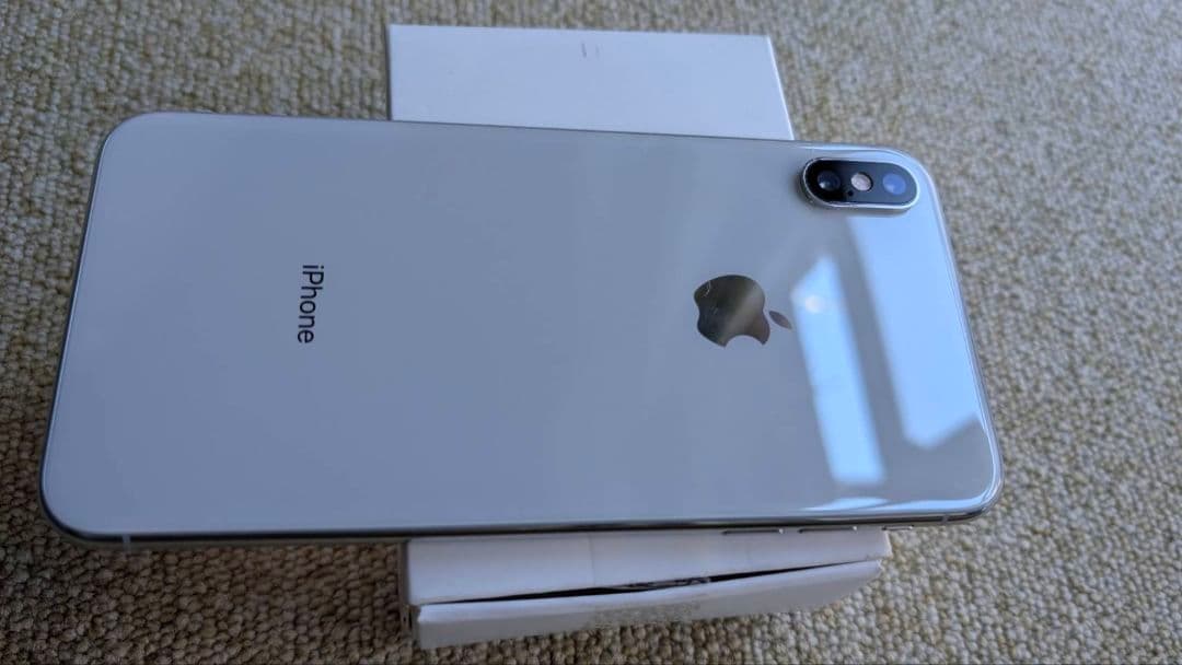 Apple iPhone X シルバー 本体256GB購入前に問い合わせ下さい。