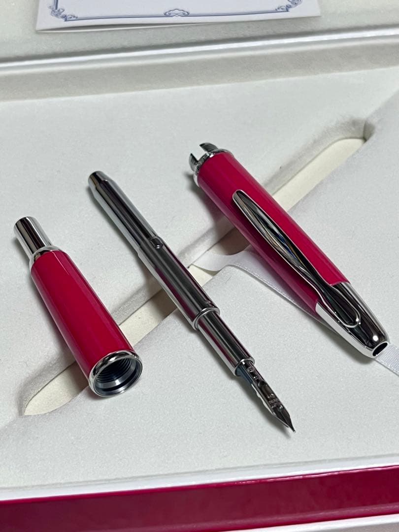 ☆限定 新品 未使用 パイロット 万年筆 キャップレス レッドコーラル ニブF☆