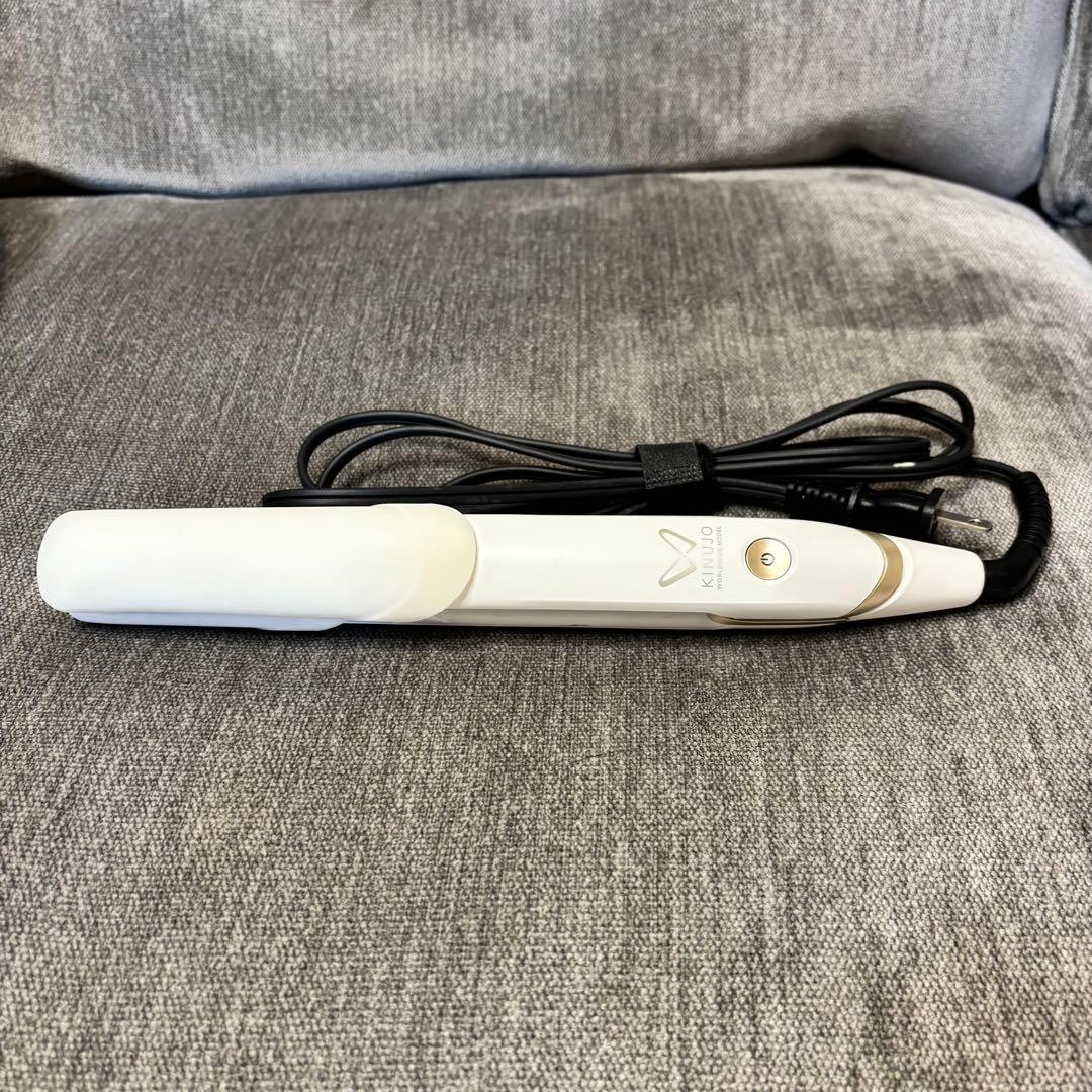 【美品・数回使用】KINUJO 絹女 ストレートヘアアイロン DS100取説無し