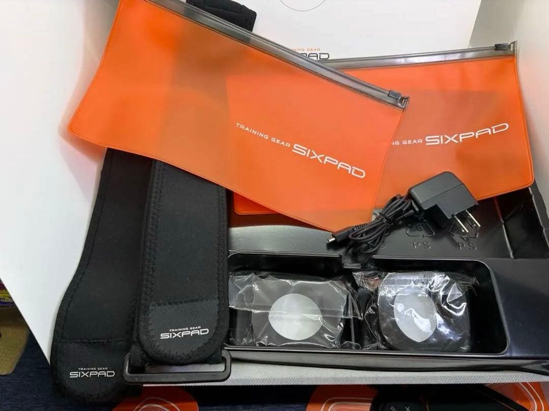 【週末限定セール】【美品】シックスパッド ボディフィット2×2セット　充電式