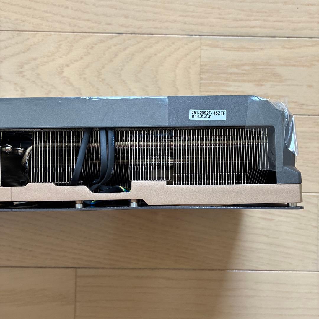 zotac 5090 ヒートシンク　ファン　など