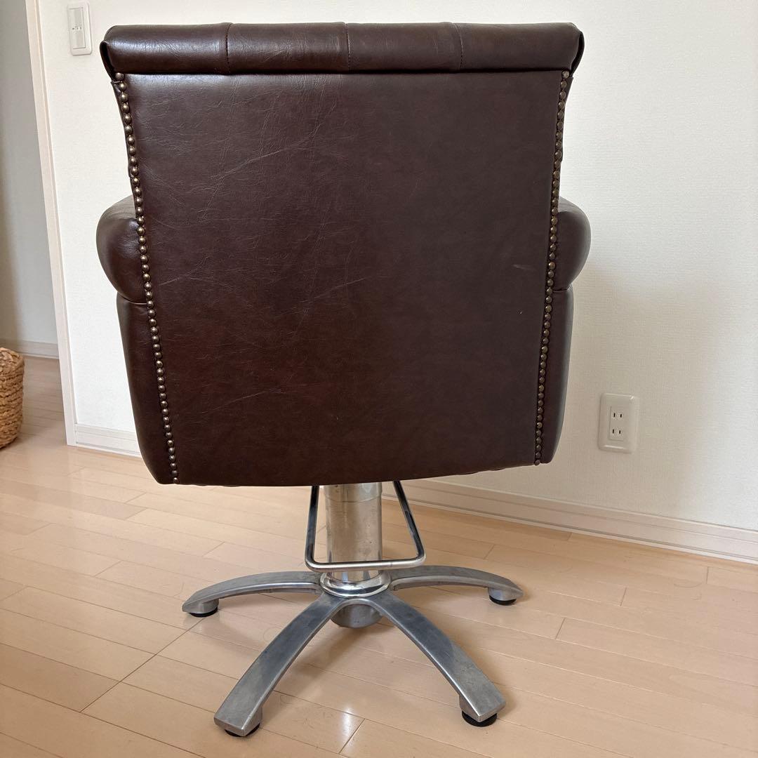 ダークブラウン レザー 回転椅子 ボタン留め美容室用椅子