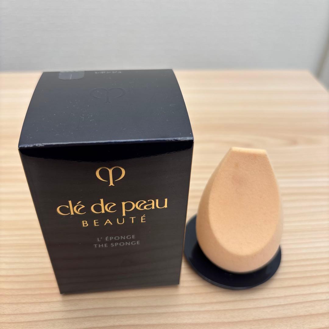 【残量8割程度】クレドポーボーテリキッドファンデーション·【新品未使用】スポンジ