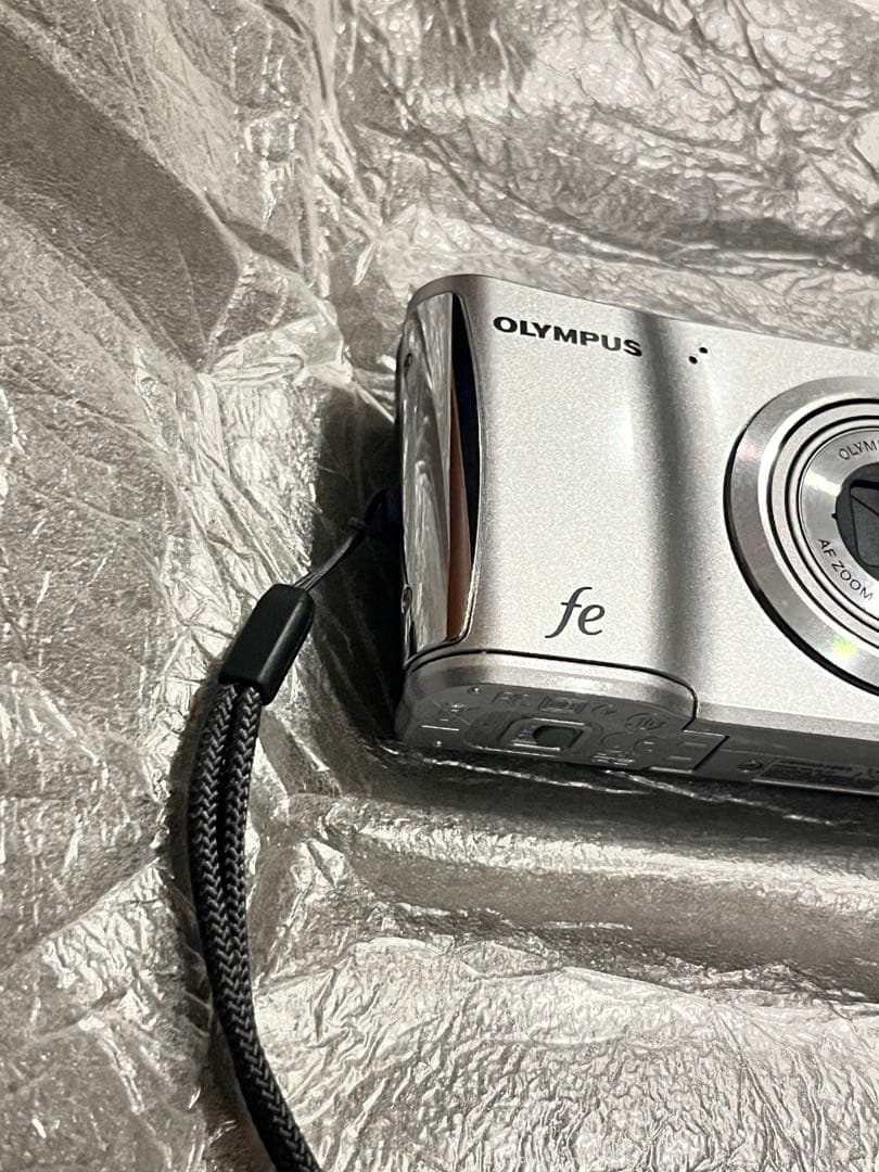 OLYMPUS FE コンパクトデジタルカメラ シルバー