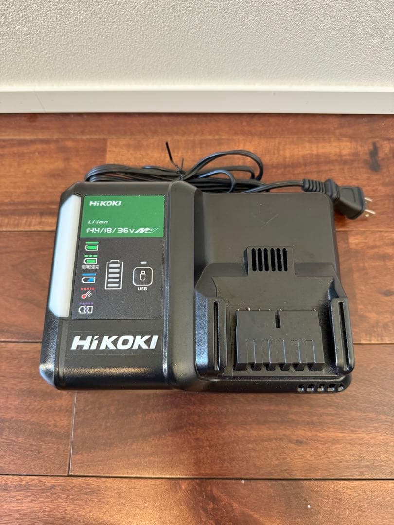 HiKOKI 冷温庫 バッテリー充電器付き ベージュ キャスター付き 付属品付￼