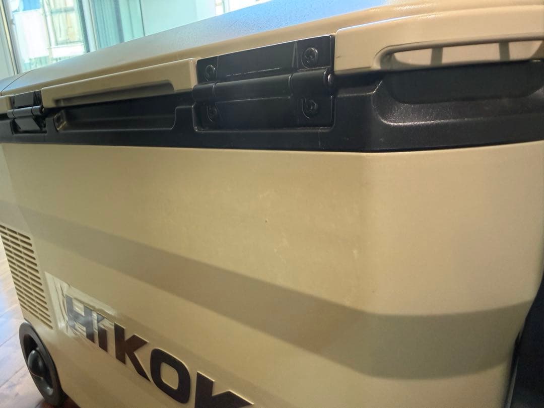 HiKOKI 冷温庫 バッテリー充電器付き ベージュ キャスター付き 付属品付￼