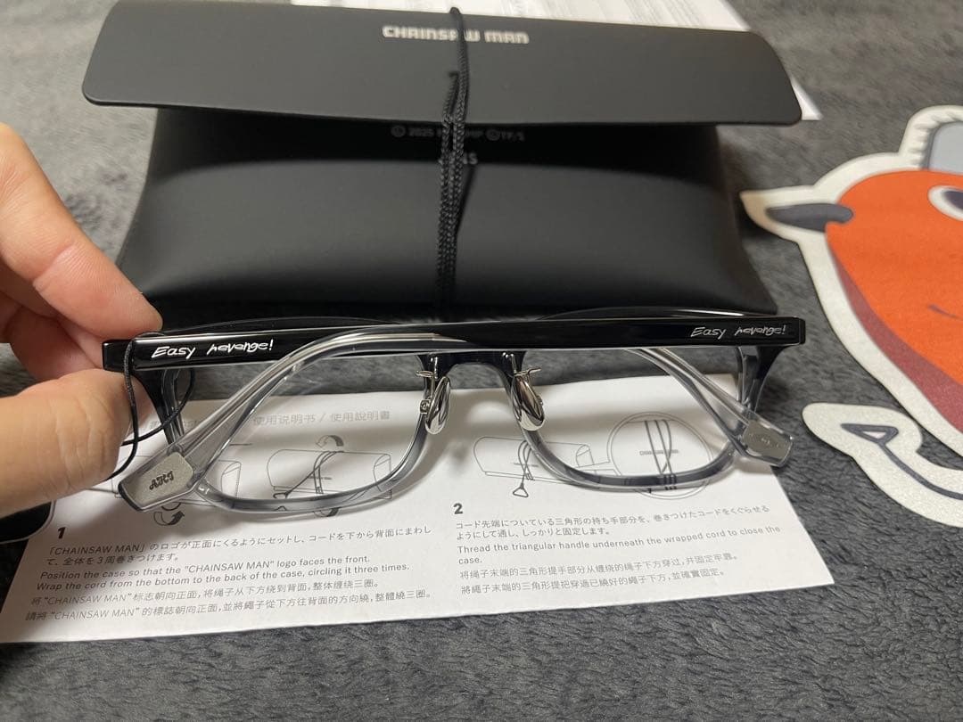 JINSとチェンソーマン　早川アキ モデル　メガネ