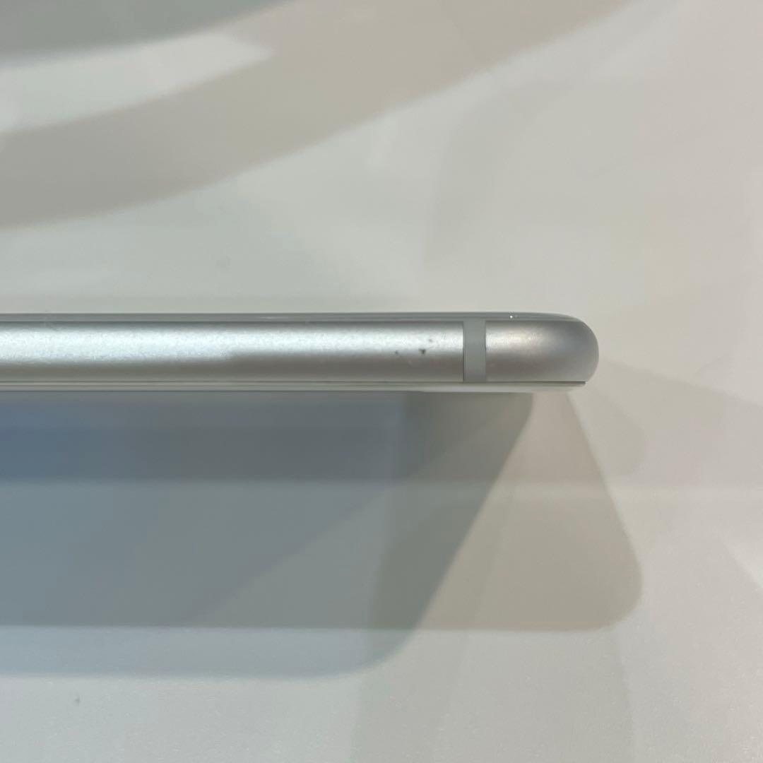 P*h様 iPhone8 Apple 本体 シルバー SIMフリー 64GB 美